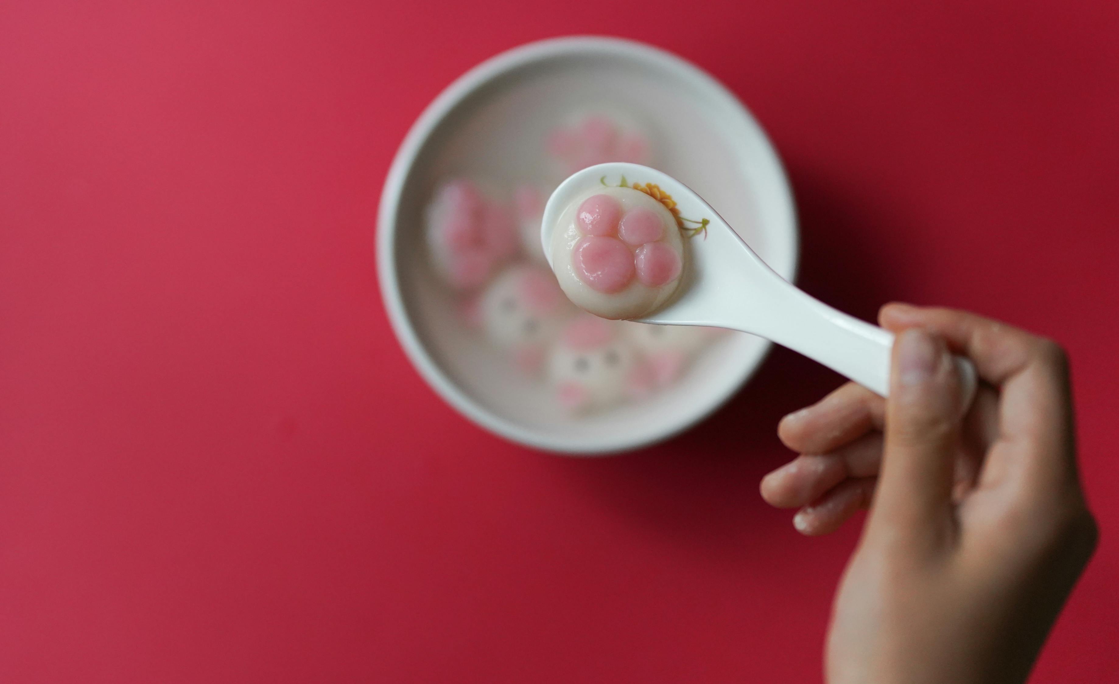 香港都市美食探索，醉人酒酿汤圆，甜蜜记忆的港式地道做法