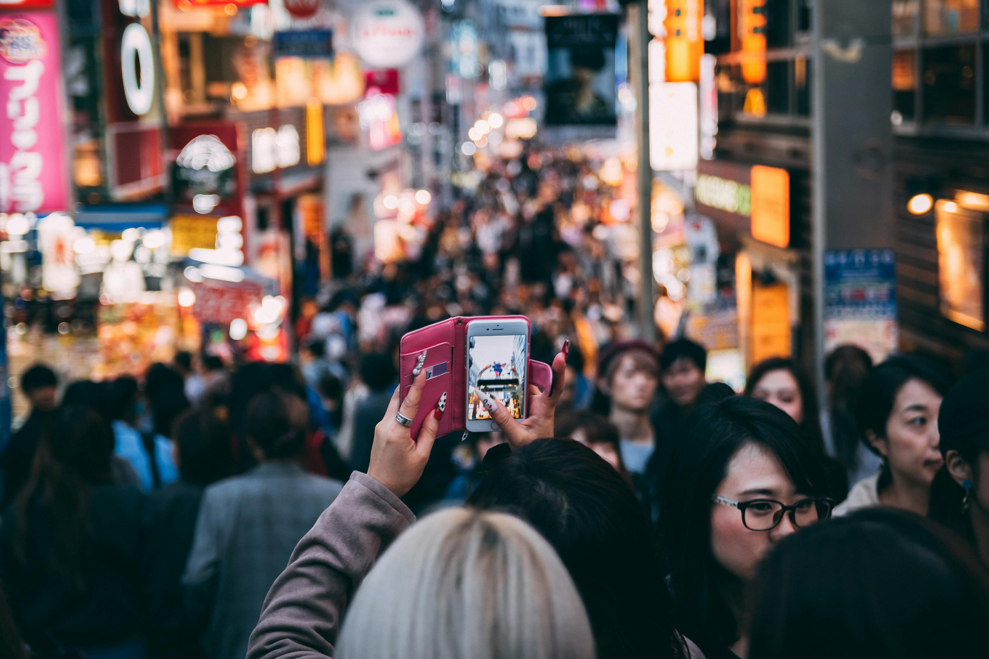 香港都市达人带你走进甜蜜世界，全方位解析蛋糕的百变制作之道