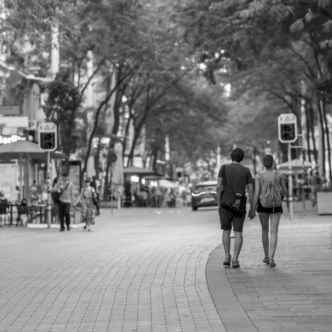 繁华都市中的爱恋港湾——我的爱人，你我共度的香港岁月