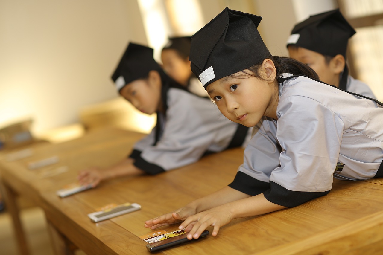 班主任群内催缴医保，确保学生医疗保障的及时与全面